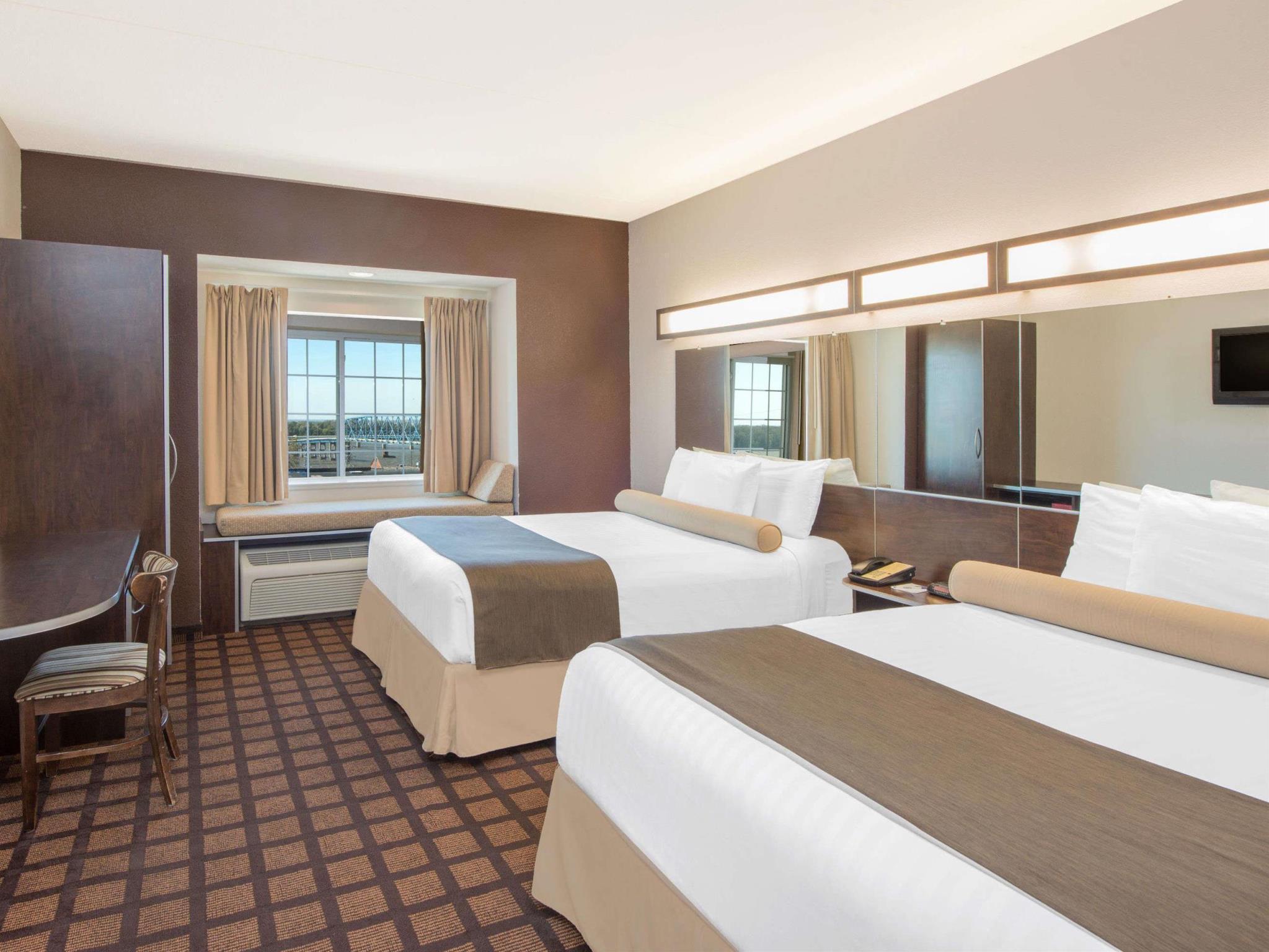 Microtel Inn & Suites By Wyndham Quincy Downtown - River Area Eksteriør bilde