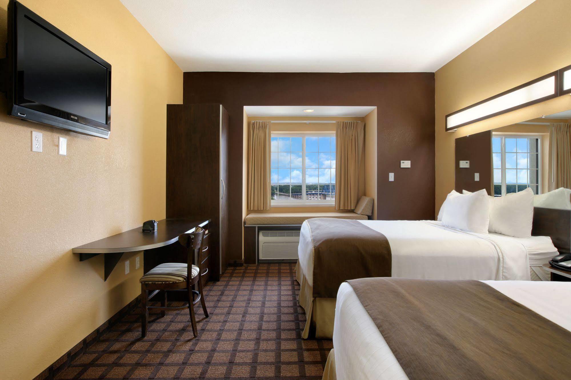 Microtel Inn & Suites By Wyndham Quincy Downtown - River Area Eksteriør bilde